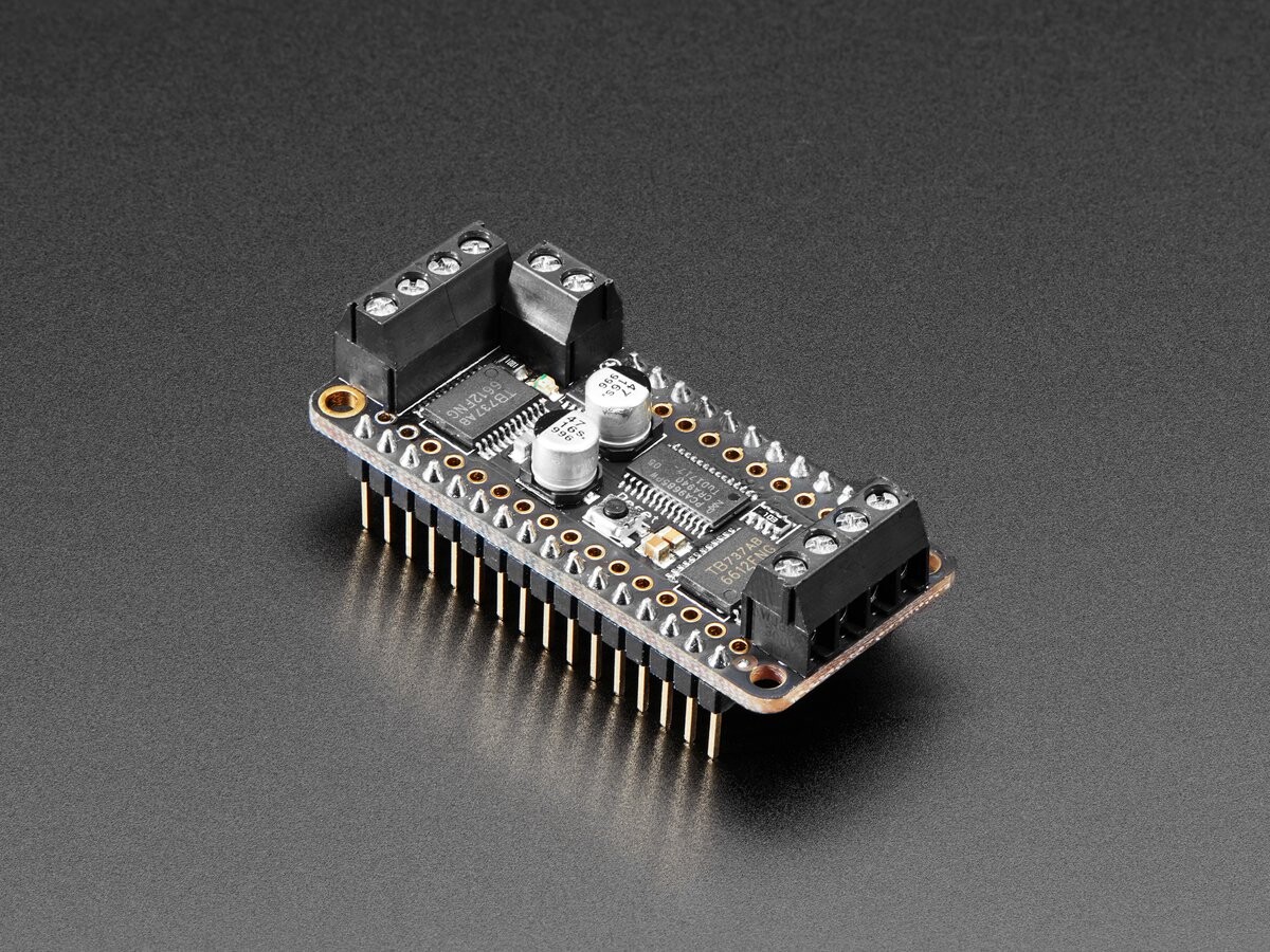 Adafruit Sammenbygget DC-motor + Stepper FeatherWing add-on 3243