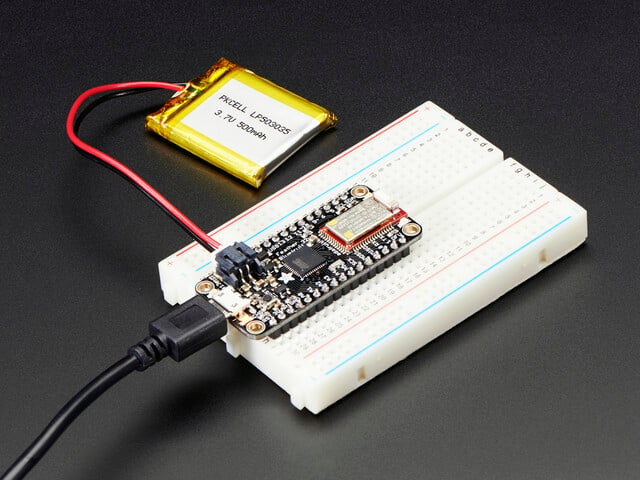 Adafruit Feather 32u4 Bluefruit LE med stik – Samlet 3379