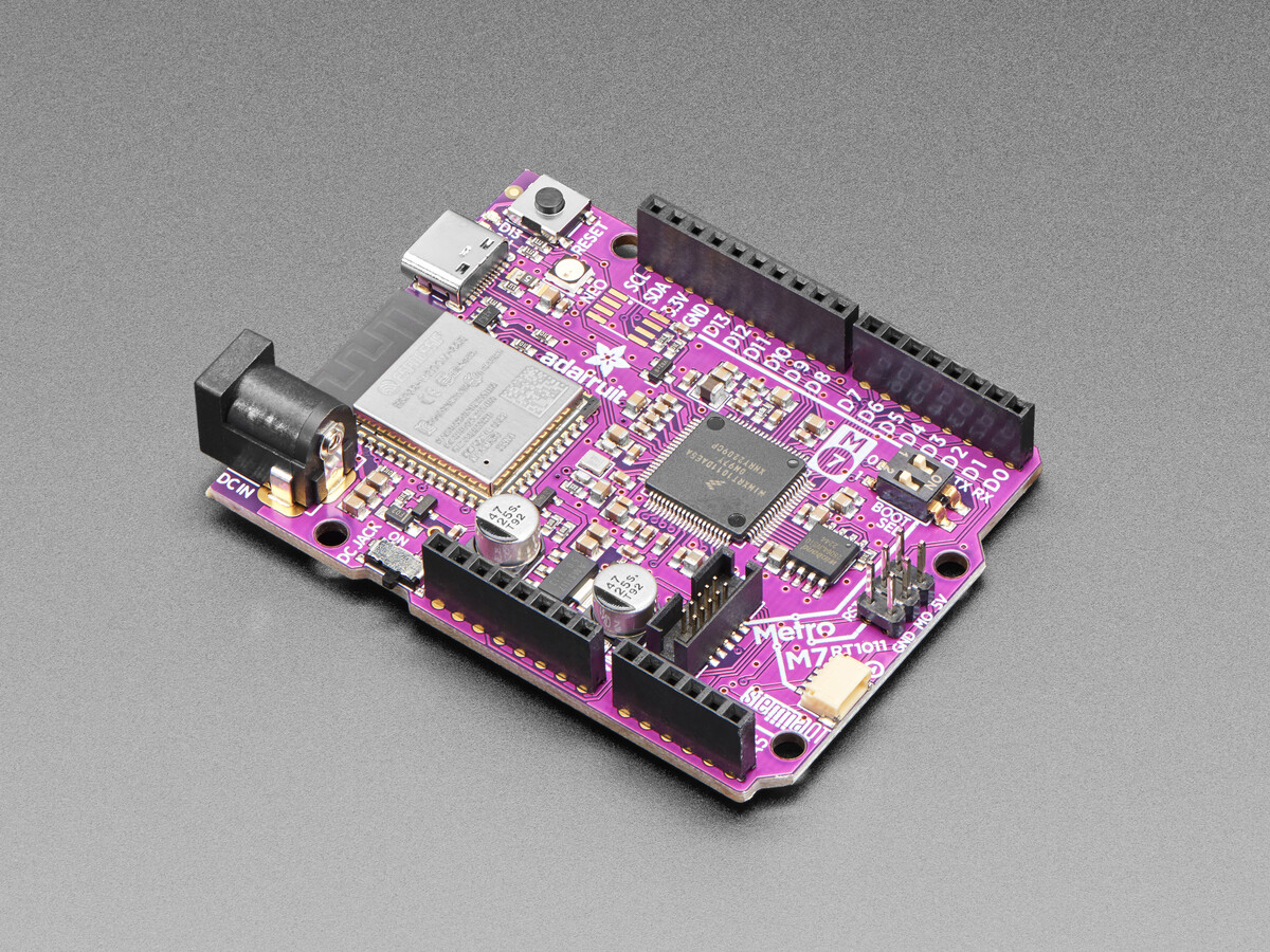 Adafruit Metro M7 med AirLift WiFi Co-Processor featuring NXP iMX RT1011 Mikrocontroller 4950