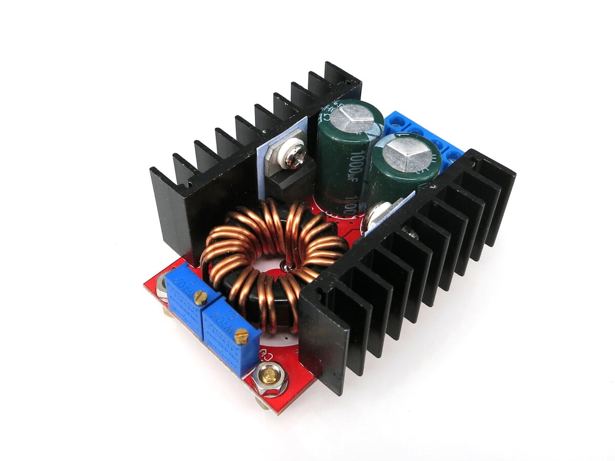 DC-DC 10V-35V til 1V-35V 80W Automatisk trin ned/op spændingsregulator strømforsyning modul