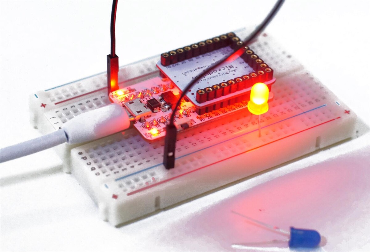 Microduino Shield Plug, 2,45 Pitch Row Female Connector, 3,3V UPIN27 Onboard microUSB