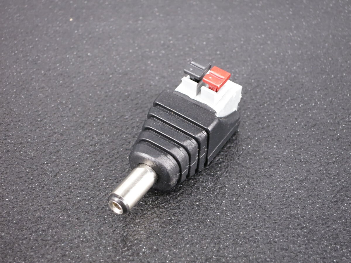 Male Anschlussadapter Adapter DC-Stecker - Terminalblock mit Taster 2 Pins, Schraubenlos